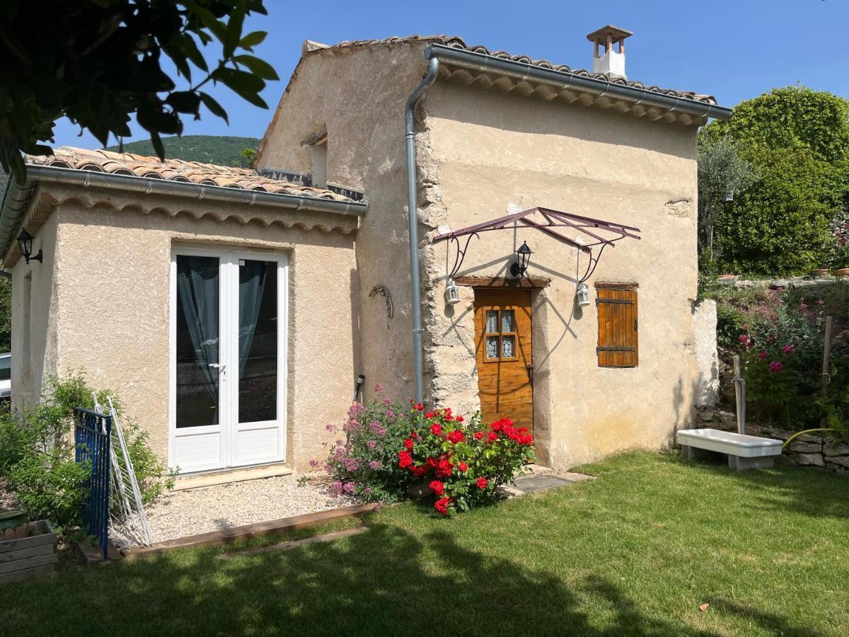 Villa Cabanon entouré de montagnes et d'oliviers Nyons Exterior foto