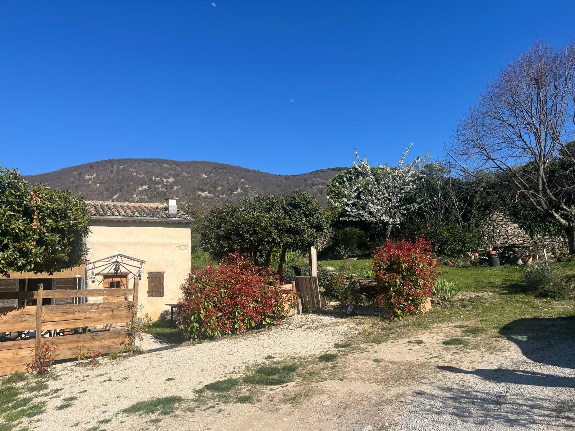 Villa Cabanon entouré de montagnes et d'oliviers Nyons Exterior foto
